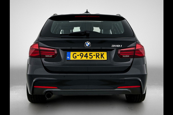 BMW 3 Serie Touring 318i M Sport Automaat Corporate / Panoramadak / Leder-sport / Camera / Navigatie / M-Sport plus - Parking - Media Pack / Apk nieuw