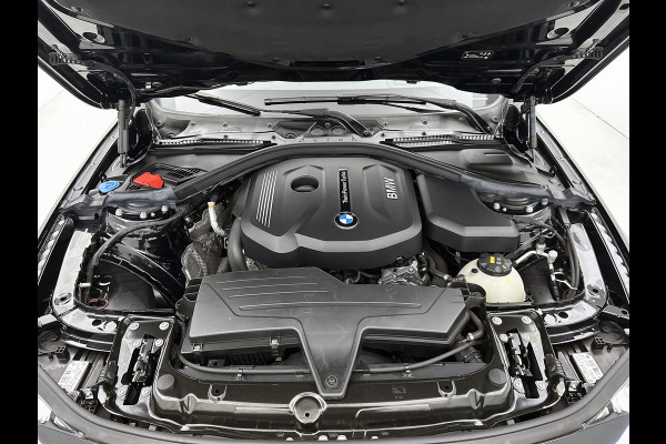 BMW 3 Serie Touring 318i M Sport Automaat Corporate / Panoramadak / Leder-sport / Camera / Navigatie / M-Sport plus - Parking - Media Pack / Apk nieuw