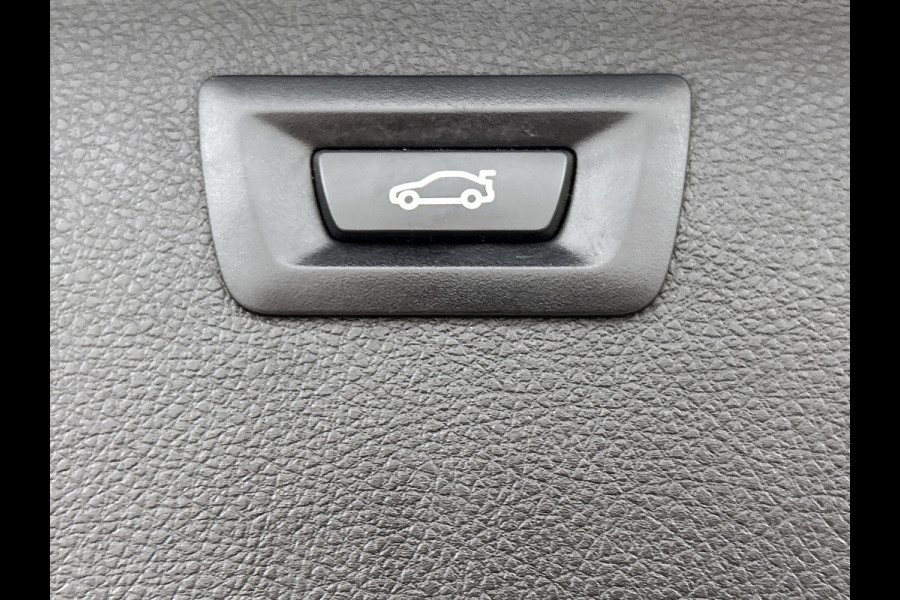 BMW 3 Serie Touring 318i M Sport Automaat Corporate / Panoramadak / Leder-sport / Camera / Navigatie / M-Sport plus - Parking - Media Pack / Apk nieuw