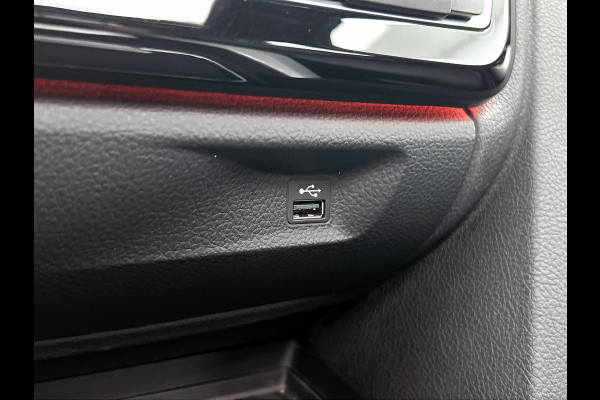 BMW 3 Serie Touring 318i M Sport Automaat Corporate / Panoramadak / Leder-sport / Camera / Navigatie / M-Sport plus - Parking - Media Pack / Apk nieuw