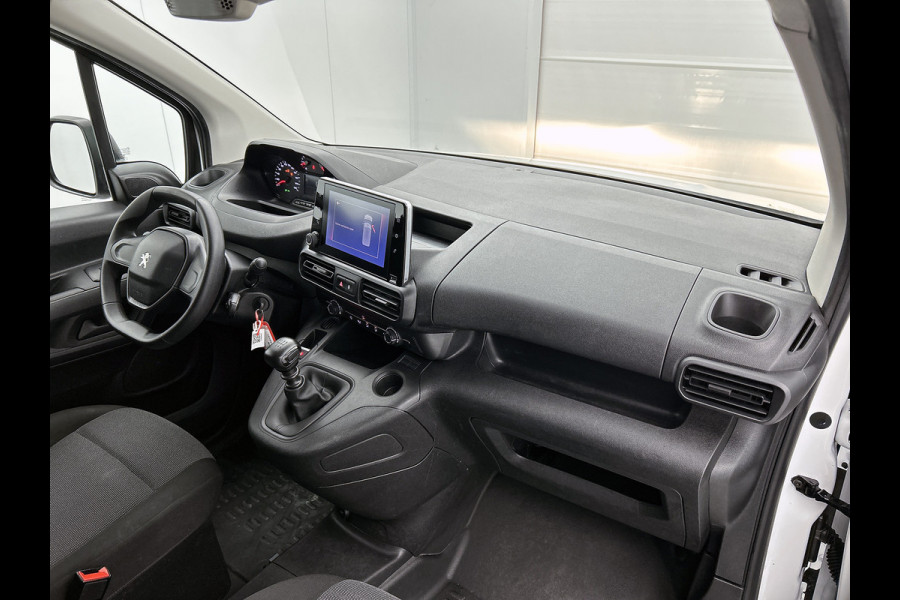 Peugeot Partner 1.2 Benzine 111PK Euro6 *Distributie bij 43Dkm. vervangen* Premium / Airco / Navigatie / Schuifdeur Re./ Radio multimedia / Apk 07-2027