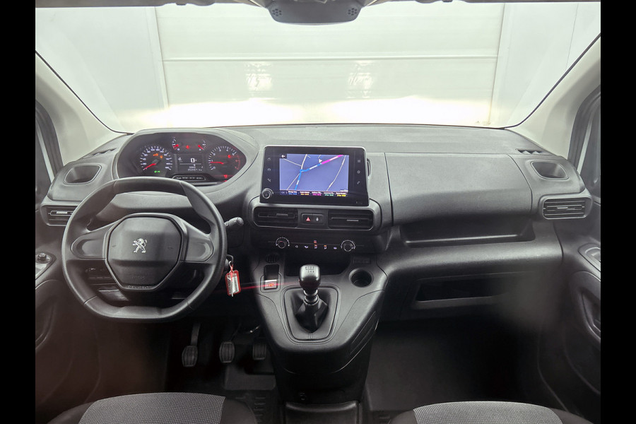 Peugeot Partner 1.2 Benzine 111PK Euro6 *Distributie bij 43Dkm. vervangen* Premium / Airco / Navigatie / Schuifdeur Re./ Radio multimedia / Apk 07-2027