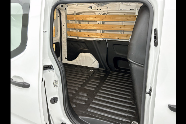 Peugeot Partner 1.2 Benzine 111PK Euro6 *Distributie bij 43Dkm. vervangen* Premium / Airco / Navigatie / Schuifdeur Re./ Radio multimedia / Apk 07-2027