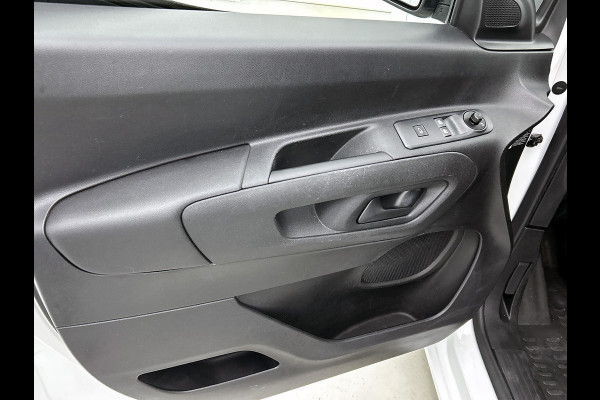 Peugeot Partner 1.2 Benzine 111PK Euro6 *Distributie bij 43Dkm. vervangen* Premium / Airco / Navigatie / Schuifdeur Re./ Radio multimedia / Apk 07-2027