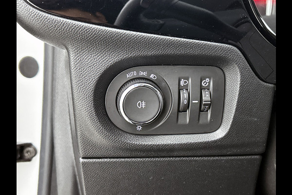 Opel Corsa 1.2 Edition / Trekhaak / Distributie bij 104dkm.vervangen / Airco / Pdc. / Navigatie / Edition+Licht-Zicht Pakket / Apk 03-2027