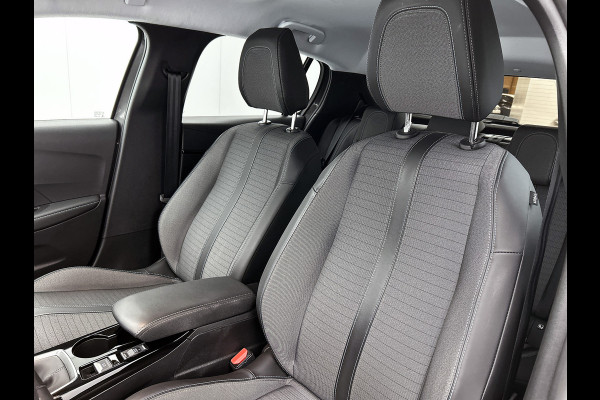 Peugeot 208 1.5 HDi Blue Allure / Trekhaak / Airco-ecc./ Xenon / Pdc.+Camera / Navigatie / Radio-multimedia / Apk 05-2026