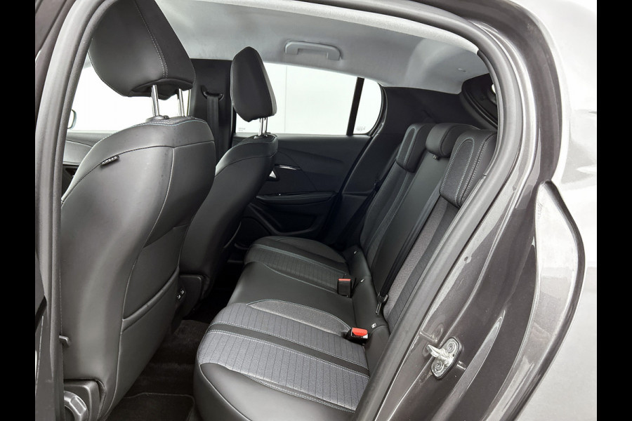 Peugeot 208 1.5 HDi Blue Allure / Trekhaak / Airco-ecc./ Xenon / Pdc.+Camera / Navigatie / Radio-multimedia / Apk 05-2026