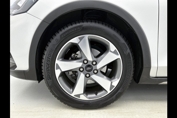 Ford Focus 1.5 Automaat 150PK Active X 5Drs. / Panorama dak / B&O Audio / Pdc.+Camera / Navigatie / Airco-ecc. / Apk 01-2027