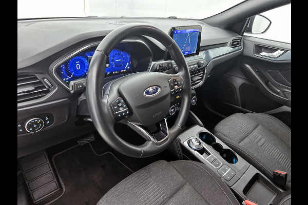 Ford Focus 1.5 Automaat 150PK Active X 5Drs. / Panorama dak / B&O Audio / Pdc.+Camera / Navigatie / Airco-ecc. / Apk 01-2027