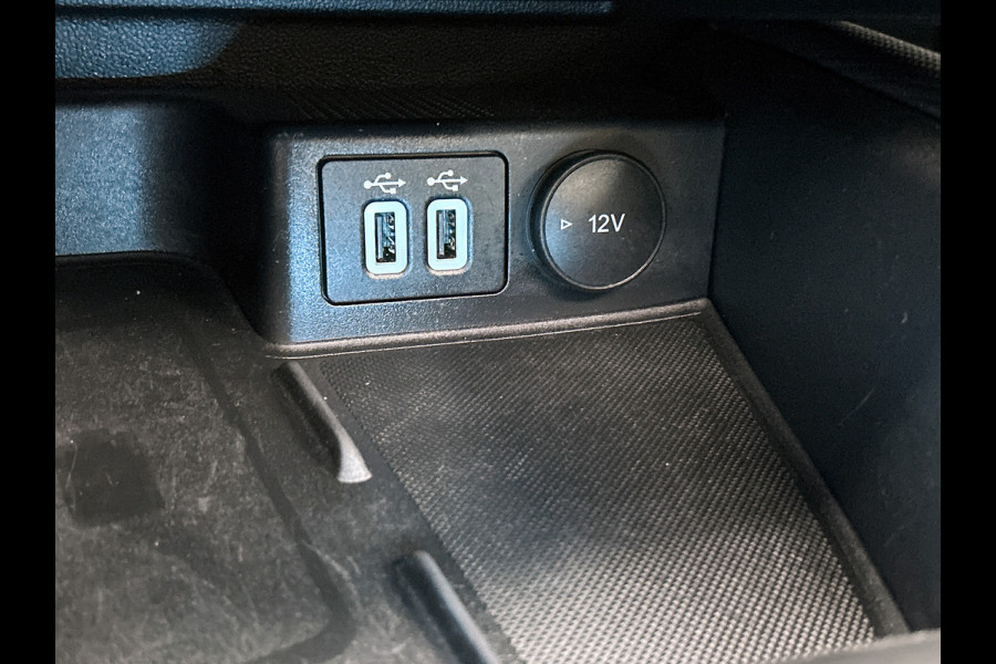 Ford Focus 1.5 Automaat 150PK Active X 5Drs. / Panorama dak / B&O Audio / Pdc.+Camera / Navigatie / Airco-ecc. / Apk 01-2027