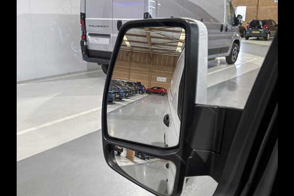 Ford Transit Custom 340 2.0 TDCI Euro6 Automaat 131PK H2 Trend 3Pers. *ideaal voor Camper* Navigatie / Pdc./ Airco / Safety&Comfort pack / Driver assist / Stoelverwarming / Distributie vv.bij 36.126 KM / / Apk 11-2026