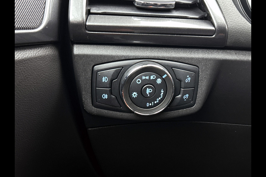 Ford Mondeo Wagon 2.0 Hybrid Titanium Automaat / Pdc.V+A / Navigatie /Radio-multimedia /  Airco-ecc. / Apk nieuw
