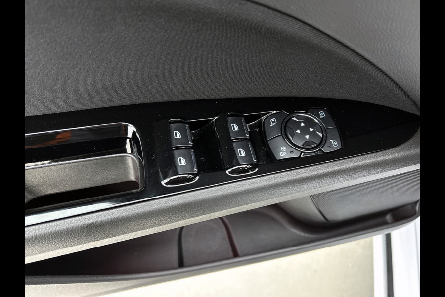 Ford Mondeo Wagon 2.0 Hybrid Titanium Automaat / Pdc.V+A / Navigatie /Radio-multimedia /  Airco-ecc. / Apk nieuw