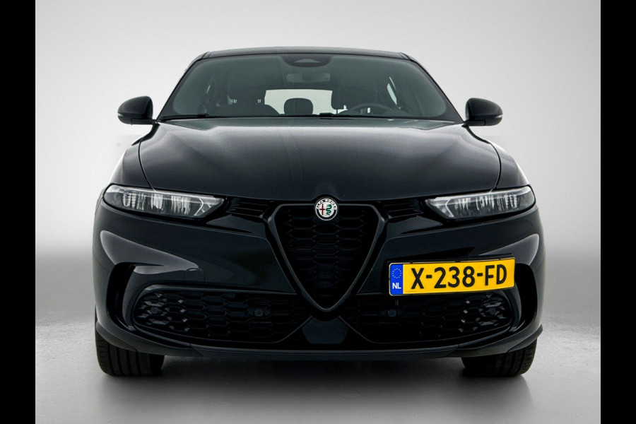 Alfa Romeo Tonale 1.5T Hybrid 131PK Automaat Sprint / Pdc.V+A / Stoel+Stuur verwarming / Navigatie / Lmv / Adaptive Cruise / Carplay / Apk 10-2027