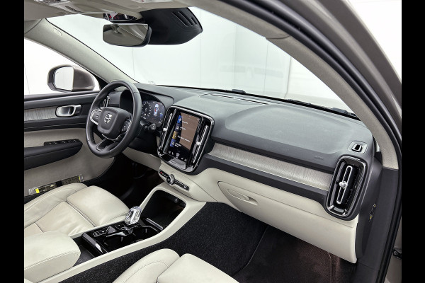 Volvo XC40 T5 180PK Hybride SOH 91% Inscription / Panoramadak / Leder / Trekhaak / airco-ecc./ Stuurverwarming / Navigatie / Apk 10-2026