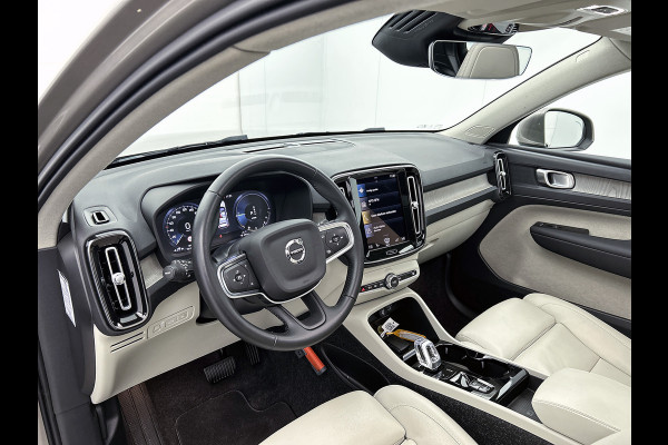 Volvo XC40 T5 180PK Hybride SOH 91% Inscription / Panoramadak / Leder / Trekhaak / airco-ecc./ Stuurverwarming / Navigatie / Apk 10-2026