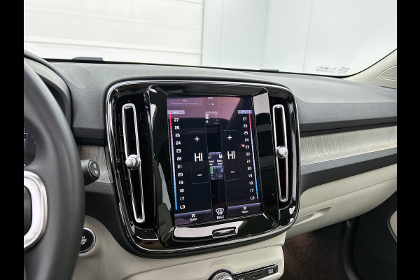 Volvo XC40 T5 180PK Hybride SOH 91% Inscription / Panoramadak / Leder / Trekhaak / airco-ecc./ Stuurverwarming / Navigatie / Apk 10-2026