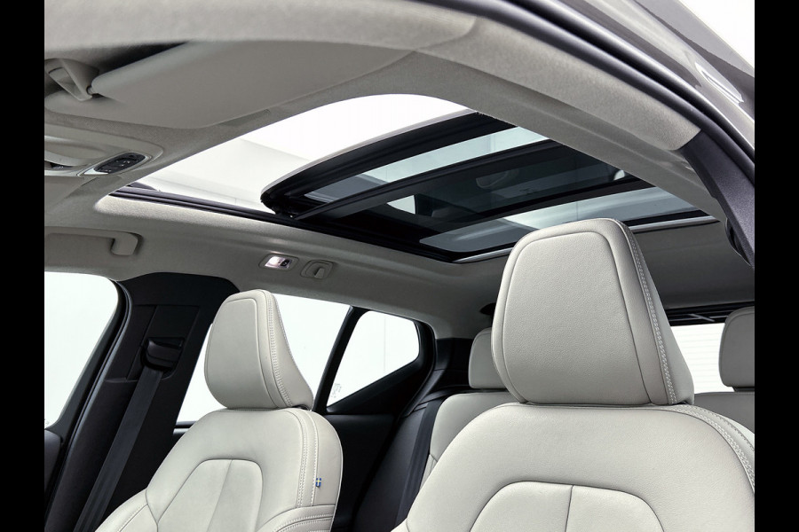 Volvo XC40 T5 180PK Hybride SOH 91% Inscription / Panoramadak / Leder / Trekhaak / airco-ecc./ Stuurverwarming / Navigatie / Apk 10-2026