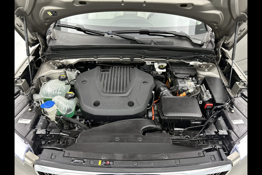 Volvo XC40 T5 180PK Hybride SOH 91% Inscription / Panoramadak / Leder / Trekhaak / airco-ecc./ Stuurverwarming / Navigatie / Apk 10-2026