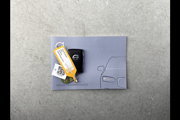 Volvo XC40 T5 180PK Hybride SOH 91% Inscription / Panoramadak / Leder / Trekhaak / airco-ecc./ Stuurverwarming / Navigatie / Apk 10-2026