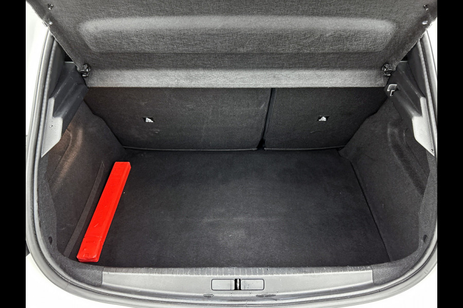 Peugeot 208 1.5 HDi Blue Allure / Navigatie / Pdc.+Camera / Airco-ecc./ Radio-multimedia / / Apk nieuw