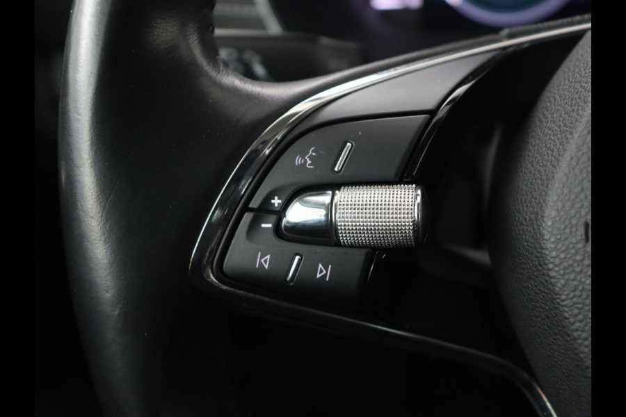 Škoda Octavia 1.5 TSI First Edition | Panoramadak | Trekhaak | Stoelverwarming | Matrix LED | Adaptive cruise | Sfeerverlichting | Carplay | Keyless | Virtual Cockpit | 18'' | Half leder | Climate control