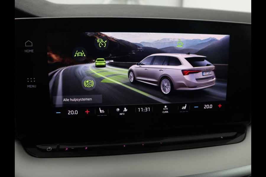 Škoda Octavia 1.5 TSI First Edition | Panoramadak | Trekhaak | Stoelverwarming | Matrix LED | Adaptive cruise | Sfeerverlichting | Carplay | Keyless | Virtual Cockpit | 18'' | Half leder | Climate control