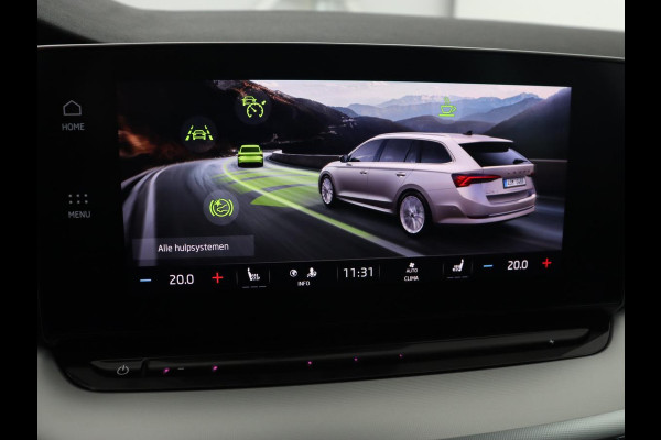Škoda Octavia 1.5 TSI First Edition | Panoramadak | Trekhaak | Stoelverwarming | Matrix LED | Adaptive cruise | Sfeerverlichting | Carplay | Keyless | Virtual Cockpit | 18'' | Half leder | Climate control