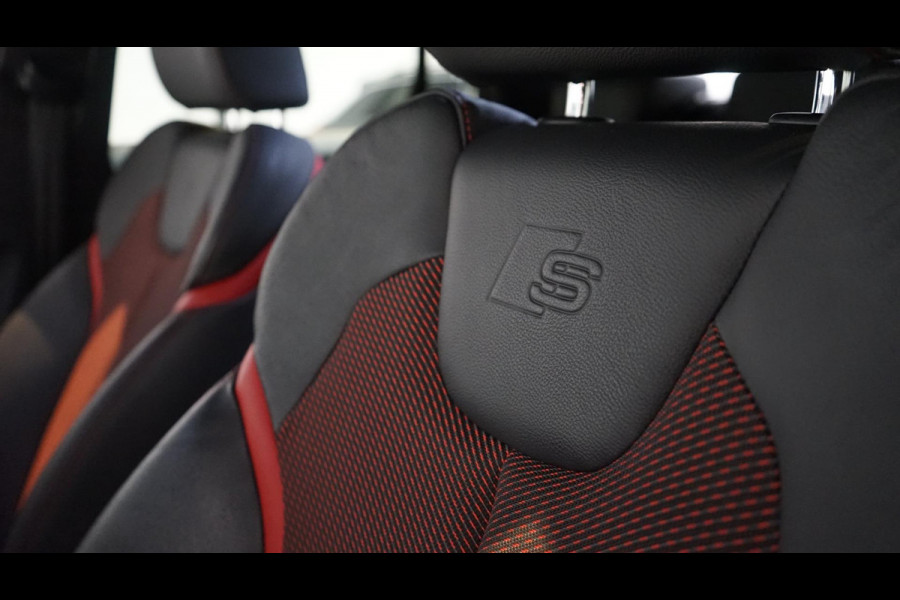 Audi Q2 35 TFSI 3x S-Line Black Optik AUTOMAAT-ACC-AMBIANCE-CARPLAY-FULL LED-KEYLESS-STOELVERWARMING