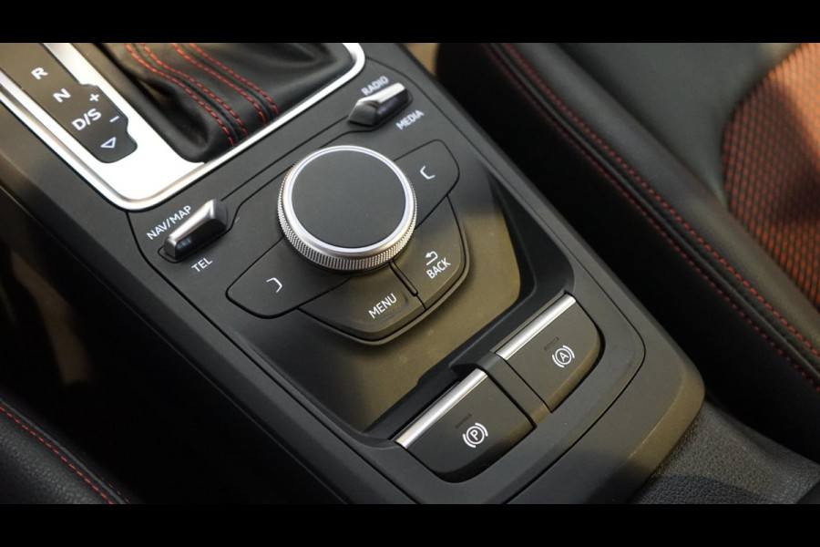 Audi Q2 35 TFSI 3x S-Line Black Optik AUTOMAAT-ACC-AMBIANCE-CARPLAY-FULL LED-KEYLESS-STOELVERWARMING
