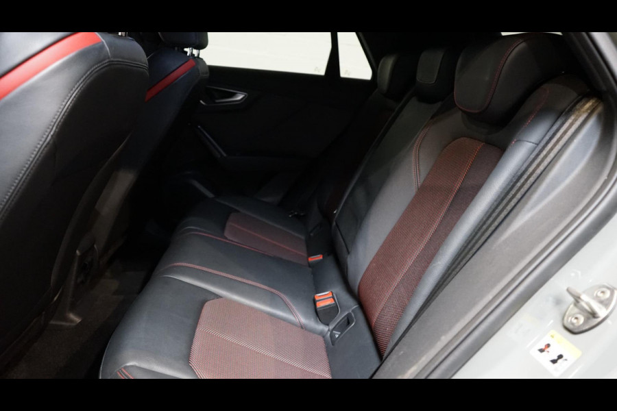 Audi Q2 35 TFSI 3x S-Line Black Optik AUTOMAAT-ACC-AMBIANCE-CARPLAY-FULL LED-KEYLESS-STOELVERWARMING