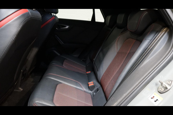 Audi Q2 35 TFSI 3x S-Line Black Optik AUTOMAAT-ACC-AMBIANCE-CARPLAY-FULL LED-KEYLESS-STOELVERWARMING