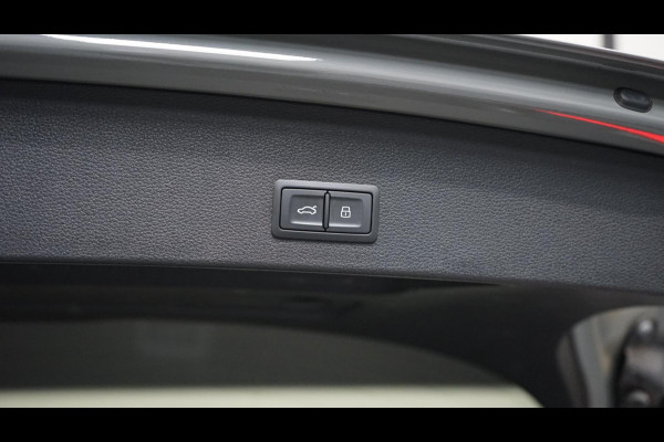 Audi Q2 35 TFSI 3x S-Line Black Optik AUTOMAAT-ACC-AMBIANCE-CARPLAY-FULL LED-KEYLESS-STOELVERWARMING