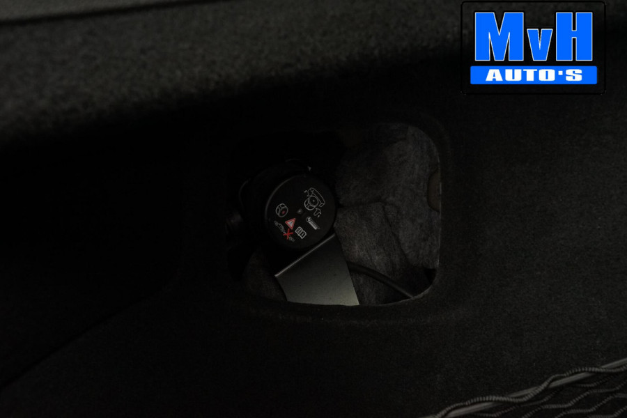 Mercedes-Benz CLA-Klasse Shooting Brake 180 AMG|TREKH|CARPLAY|LED