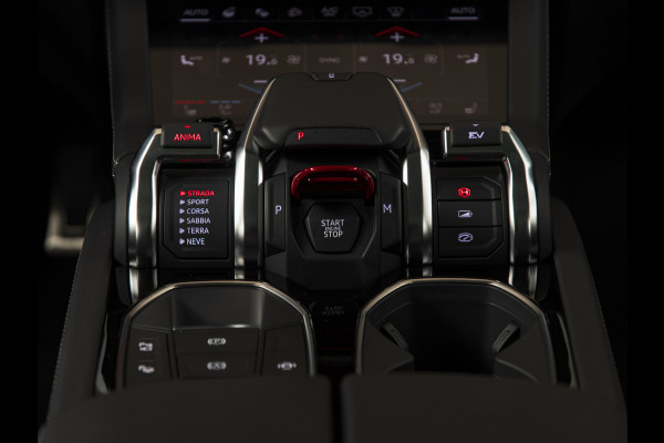 Lamborghini Urus 4.0 V8 Hybrid SE 23" I TOWBAR I STYLE PACK I ANIMA I SUNBLINDS