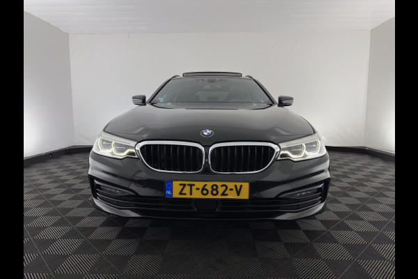 BMW 5 Serie Touring 530d Sportline High Executive Aut. *PANO | LUXURY-LEATHER | FULL-LED | MEMORY-PACK | TOP-VIEW | HEATED-COMFORTSEATS | NAVI-FULLMAP | PRIVACY-GLASS | AMBIENT-LIGHT | ECC | CARPLAY | PDC | TOWBAR | SHIFT-PADDLES | 20"ALU*