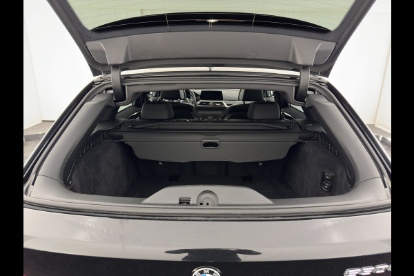 BMW 5 Serie Touring 530d Sportline High Executive Aut. *PANO | LUXURY-LEATHER | FULL-LED | MEMORY-PACK | TOP-VIEW | HEATED-COMFORTSEATS | NAVI-FULLMAP | PRIVACY-GLASS | AMBIENT-LIGHT | ECC | CARPLAY | PDC | TOWBAR | SHIFT-PADDLES | 20"ALU*