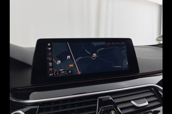 BMW 5 Serie Touring 530d Sportline High Executive Aut. *PANO | LUXURY-LEATHER | FULL-LED | MEMORY-PACK | TOP-VIEW | HEATED-COMFORTSEATS | NAVI-FULLMAP | PRIVACY-GLASS | AMBIENT-LIGHT | ECC | CARPLAY | PDC | TOWBAR | SHIFT-PADDLES | 20"ALU*