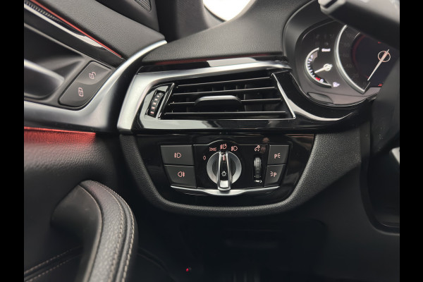 BMW 5 Serie Touring 530d Sportline High Executive Aut. *PANO | LUXURY-LEATHER | FULL-LED | MEMORY-PACK | TOP-VIEW | HEATED-COMFORTSEATS | NAVI-FULLMAP | PRIVACY-GLASS | AMBIENT-LIGHT | ECC | CARPLAY | PDC | TOWBAR | SHIFT-PADDLES | 20"ALU*