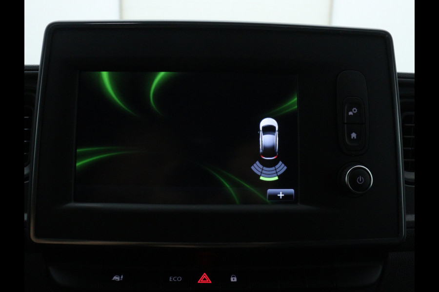 Renault Master T33 2.3 dCi 135PK L2H2 Comfort / NAVIGATIE / CRUISE CONTROL / PARKEERSENSOREN