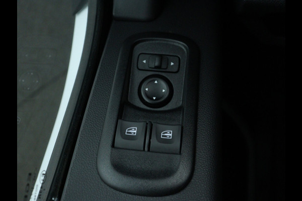 Renault Master T33 2.3 dCi 135PK L2H2 Comfort / NAVIGATIE / CRUISE CONTROL / PARKEERSENSOREN