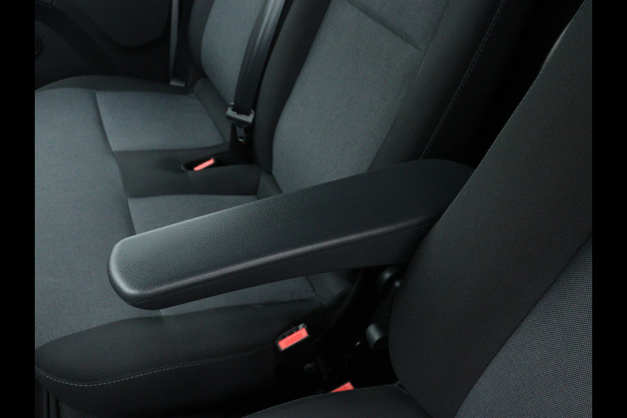 Renault Master T33 2.3 dCi 135PK L2H2 Comfort / NAVIGATIE / CRUISE CONTROL / PARKEERSENSOREN