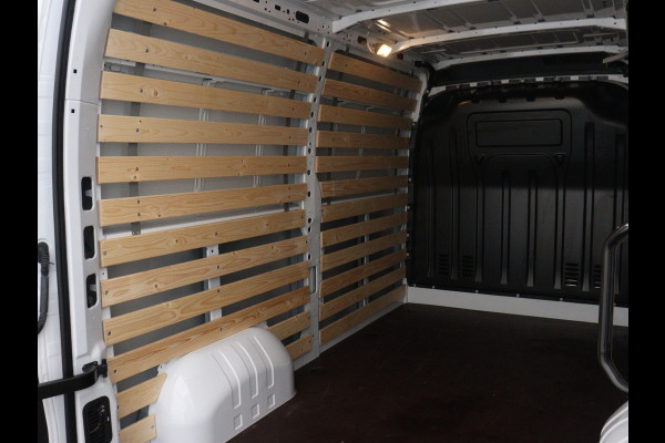 Renault Master T33 2.3 dCi 135PK L2H2 Comfort / NAVIGATIE / CRUISE CONTROL / PARKEERSENSOREN