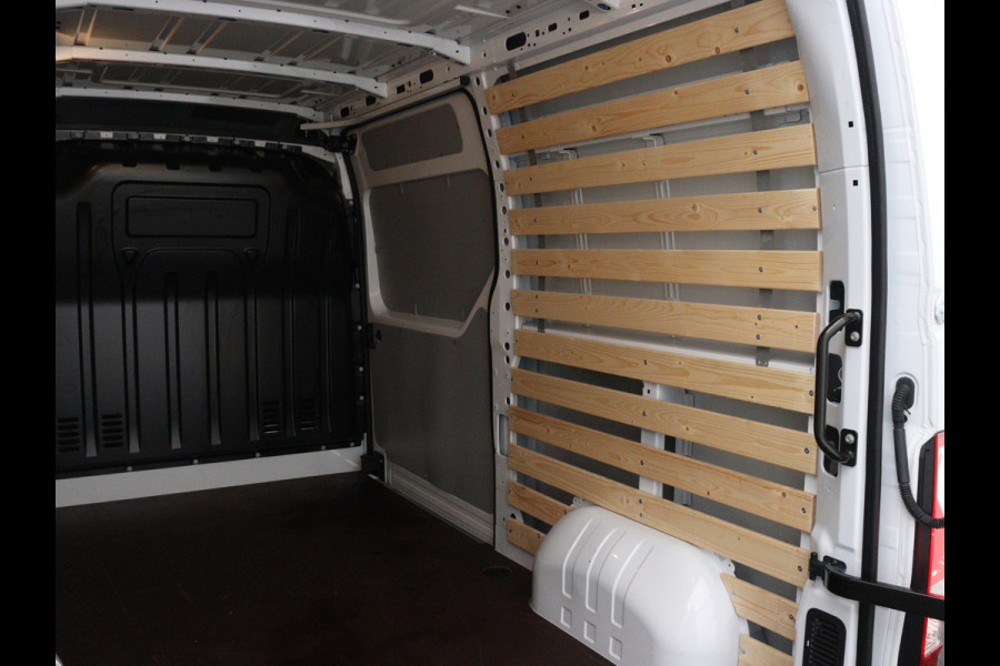 Renault Master T33 2.3 dCi 135PK L2H2 Comfort / NAVIGATIE / CRUISE CONTROL / PARKEERSENSOREN