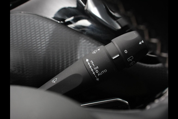 Peugeot 208 1.2 PureTech 110pk Automaat Allure | Cruise control | Parkeersensoren achter | LED | Navigatie | Climate Control | Extra Getint glas | Lichtmetalen Velgen