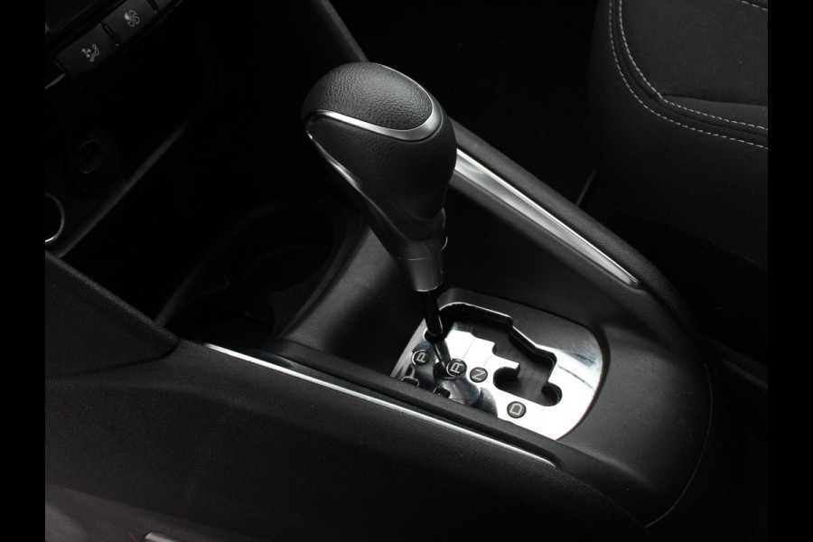 Peugeot 208 1.2 PureTech 110pk Automaat Allure | Cruise control | Parkeersensoren achter | LED | Navigatie | Climate Control | Extra Getint glas | Lichtmetalen Velgen
