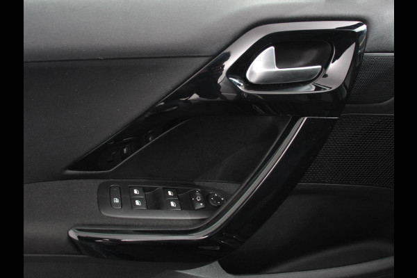 Peugeot 208 1.2 PureTech 110pk Automaat Allure | Cruise control | Parkeersensoren achter | LED | Navigatie | Climate Control | Extra Getint glas | Lichtmetalen Velgen