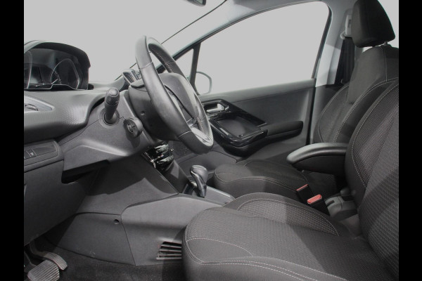 Peugeot 208 1.2 PureTech 110pk Automaat Allure | Cruise control | Parkeersensoren achter | LED | Navigatie | Climate Control | Extra Getint glas | Lichtmetalen Velgen