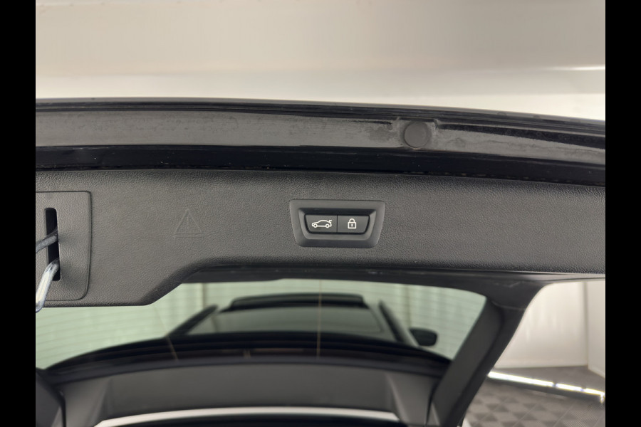 BMW 5 Serie Touring 530d Sportline High Executive Aut. *PANO | LUXURY-LEATHER | FULL-LED | MEMORY-PACK | TOP-VIEW | HEATED-COMFORTSEATS | NAVI-FULLMAP | PRIVACY-GLASS | AMBIENT-LIGHT | ECC | CARPLAY | PDC | TOWBAR | SHIFT-PADDLES | 20"ALU*