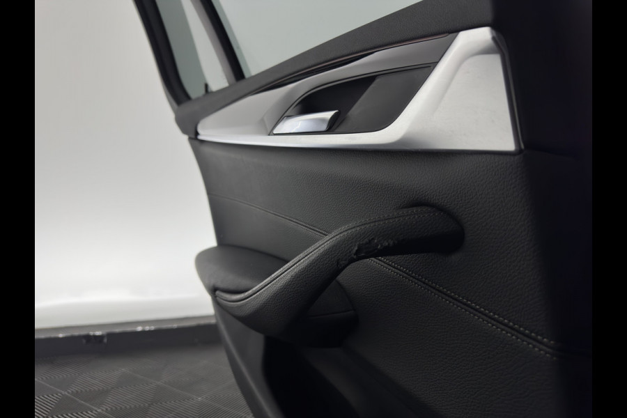 BMW 5 Serie Touring 530d Sportline High Executive Aut. *PANO | LUXURY-LEATHER | FULL-LED | MEMORY-PACK | TOP-VIEW | HEATED-COMFORTSEATS | NAVI-FULLMAP | PRIVACY-GLASS | AMBIENT-LIGHT | ECC | CARPLAY | PDC | TOWBAR | SHIFT-PADDLES | 20"ALU*